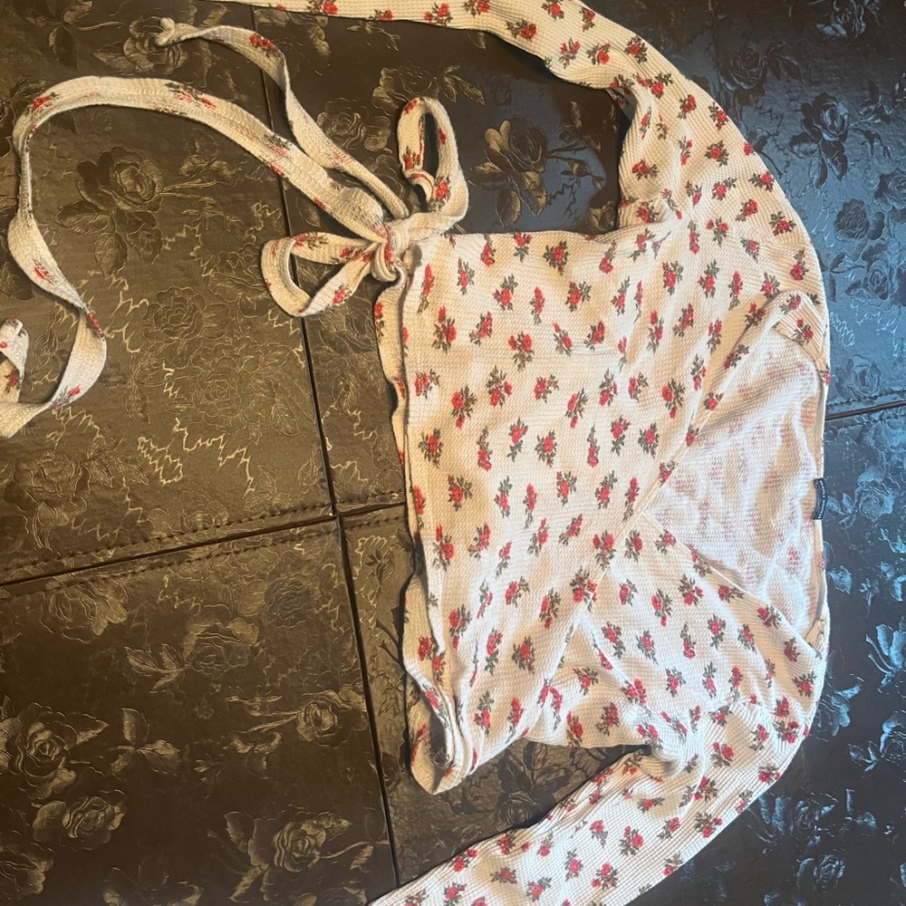 Brandy Melville wrap shirt w/ roses